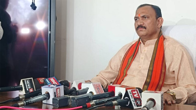 WebMorcha Web Morcha हेल्थ मिनिस्टर