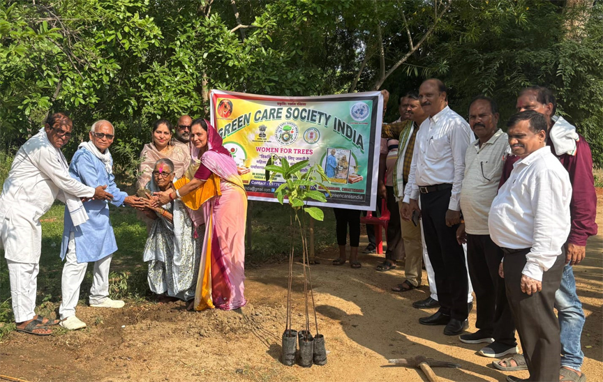 "एक पेड़ मां के नाम": 90 वर्षीय मां रामप्यारी शर्मा ने जन्मदिन पर दिया हरियाली का संदेश Web Morcha एक पेड़ मां के नाम