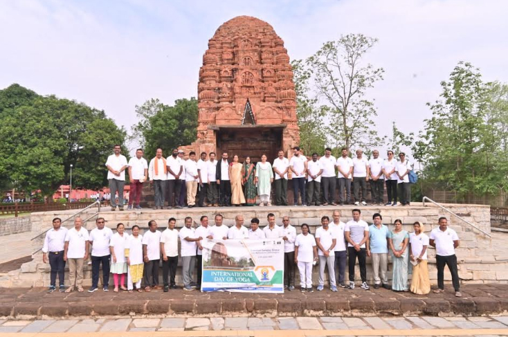पुरातात्विक नगरी सिरपुर में गूंजा योग: ग्यारहवां अंतरराष्ट्रीय योग दिवस उत्साहपूर्वक मनाया गया Web Morcha पुरातात्विक नगरी सिरपुर