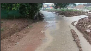 ट्रेडर्स की दबंगई से कोमाखान
