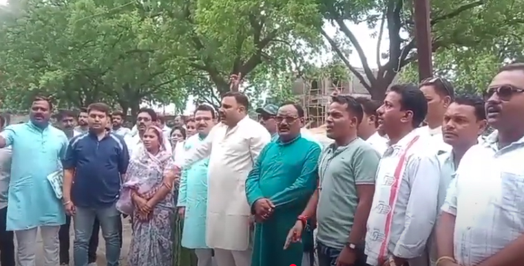 WebMorcha Web Morcha बागबाहरा: डीएपी खाद