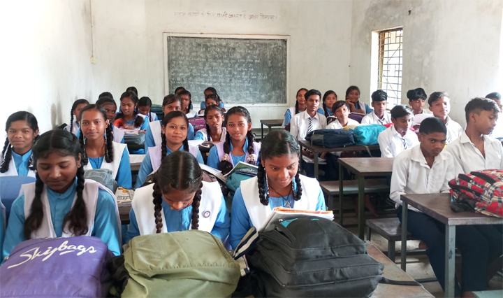 महासमुंद: सीएम ने किया हाईस्कूल का उद्घाटन, 9 माह बाद भी भवन में ताला, बच्चे सहेली शाला में पढ़ने मजबूर Web Morcha 04 5 sitename%