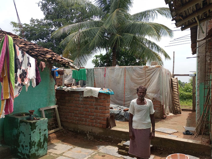 WebMorcha Web Morcha Mahasamund: Husband and wife got separate PM houses