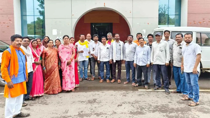 छत्तीसगढ़ : पंचायतों की अनदेखी से नाराज़ सरपंच, ठेकेदारी प्रथा खत्म करने की उठी मांग Web Morcha पंचायतों