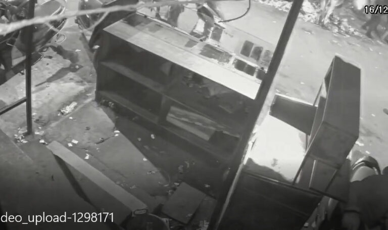 रायपुर में युथ कांग्रेस नेता का हंगामा, कार से कई वाहनों को मारी टक्कर, लोगों ने पकड़कर की पिटाई, Video