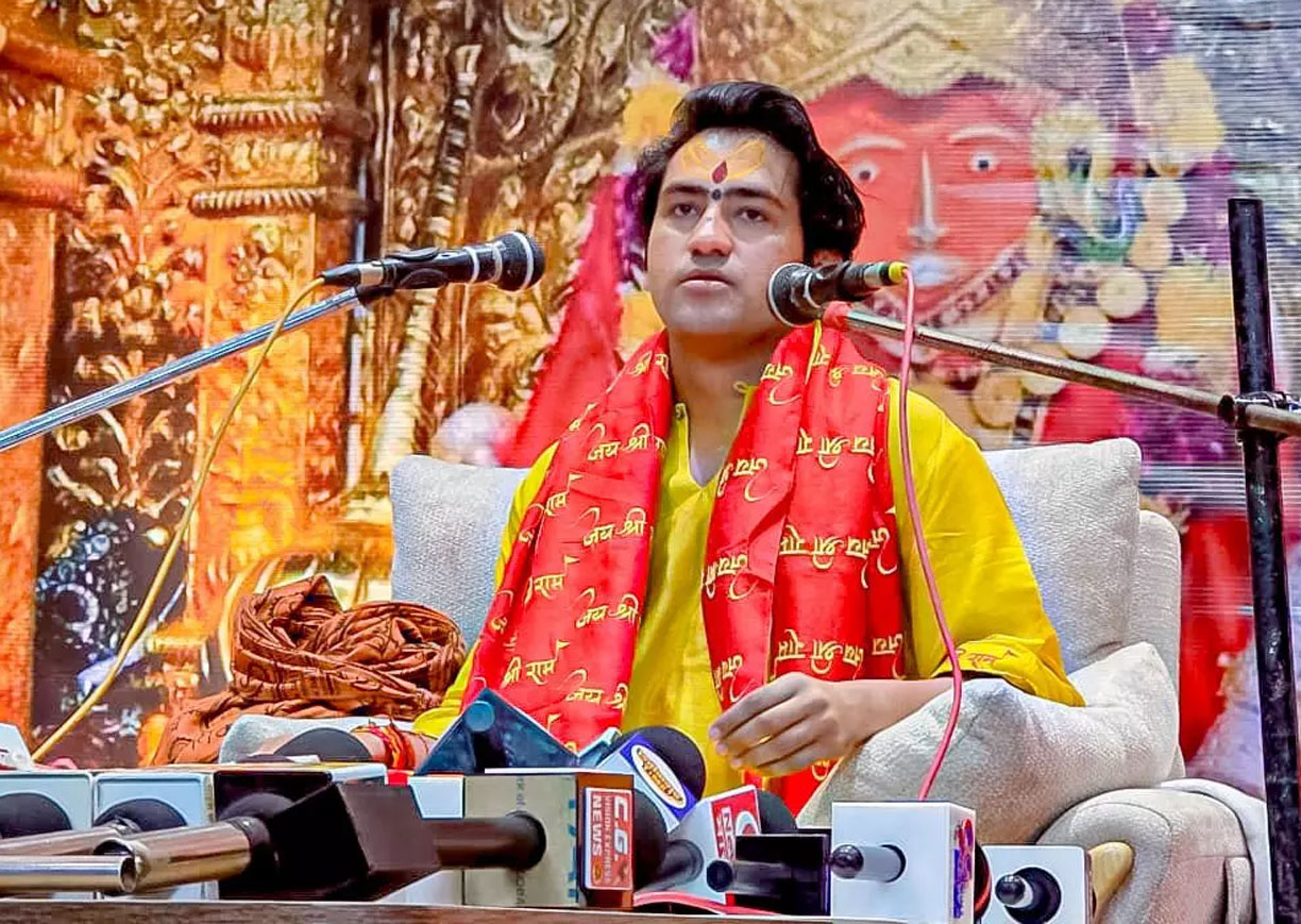 WebMorcha Web Morcha heerendra-shastri-bhupesh-baghel-hindu-ekta-bhakti-controversy