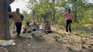 बेखौफ शिकारी: खैरागढ़ में तेंदुए की निर्मम हत्या, पंजे-नाखून और जबड़े के दांत काटकर ले गए Web Morcha 📰 बेखौफ शिकारी: खैरागढ़ में तेंदुए की निर्मम हत्या, पंजे-नाखून और जबड़े के दांत काटकर ले गए