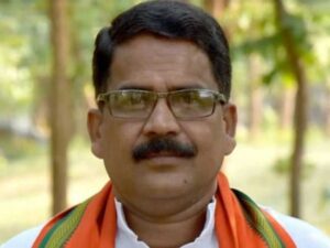 कोसल के क्रांतिवीर के लेखक पूर्व सांसद चुन्नीलाल साहू बता रहे नारायण सिंह से लाल सिंह मांझी तक संघर्ष की अनकही गाथा Web Morcha chunnilal sahu