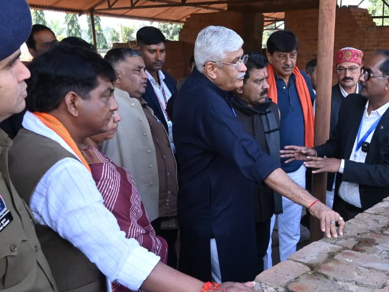 केंद्रीय मंत्री गजेन्द्र सिंह शेखावत ने सिरपुर दौरे पर पुरातात्विक स्थलों का निरीक्षण किया – देखें तस्वीरें” Web Morcha स्थानीय संस्कृति और परंपरा से रूबरू हुए केंद्रीय मंत्री