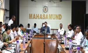 Mahasamund Collector Vinay Kumar Langeh reviewing paddy procurement and physical verification of seized stock