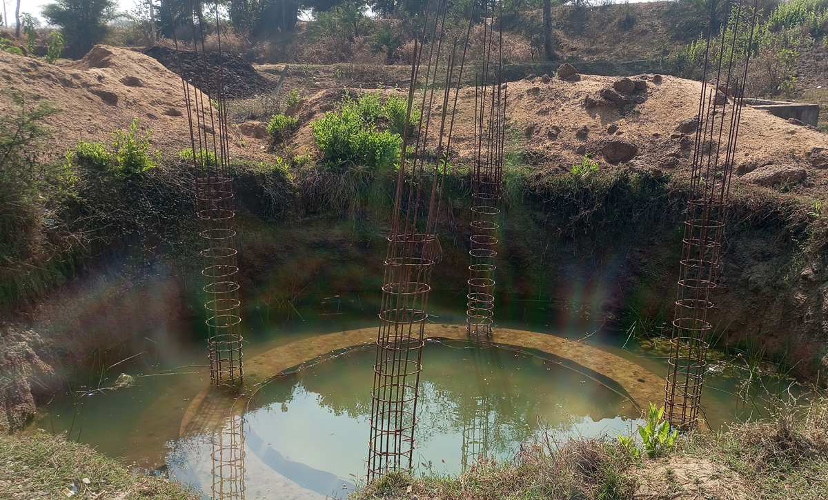 “ये पानी की टंकी नहीं… ये महासमुंद में बना मौत का गड्ढा है!”