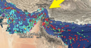 होर्मुज तेल संकट और भारत-पाकिस्तान में बढ़ती पेट्रोल-गैस की कीमतें दर्शाती एक सांकेतिक