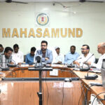 महासमुंद: सरपंच-सचिवों को कलेक्टर की कड़ी चेतावनी, विकास कार्यों में रुचि नहीं लेने वालों पर होगी कार्रवाई