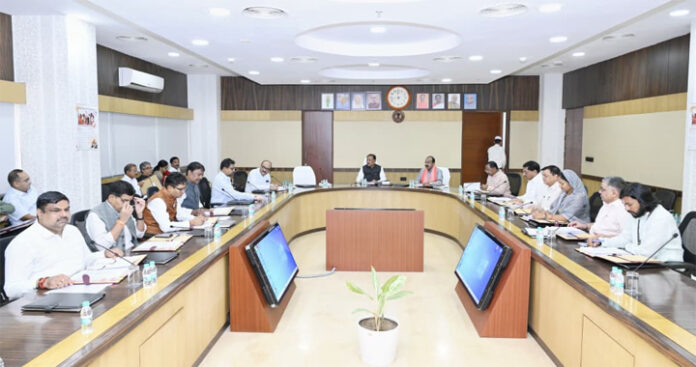 “छत्तीसगढ़ कैबिनेट के बड़े फैसले: शहरी गैस नीति 2026 को मंजूरी, क्रिकेट अकादमी के लिए जमीन आवंटित”