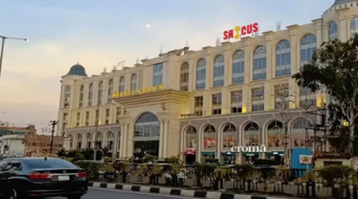 रायपुर: जिम की लिफ्ट में फंसी IAS अधिकारी, 10 मिनट तक बंद रहीं अंदर