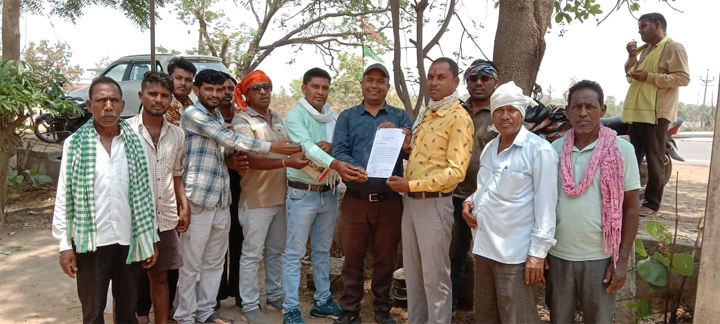 10–12 घंटे की बिजली कटौती से सूख रही फसल, किसान संघ ने दिया ज्ञापन