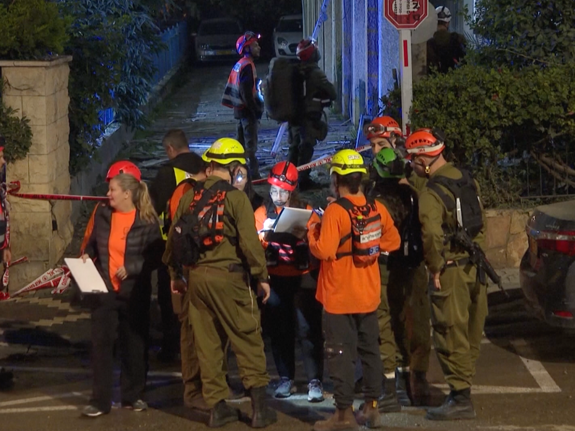 ईरान का मिसाइल हमला: मध्य इजराइल के आवासीय क्षेत्रों पर छाया संकट Web Morcha ईरान का मिसाइल हमला: मध्य इजराइल के आवासीय क्षेत्रों पर छाया संकट