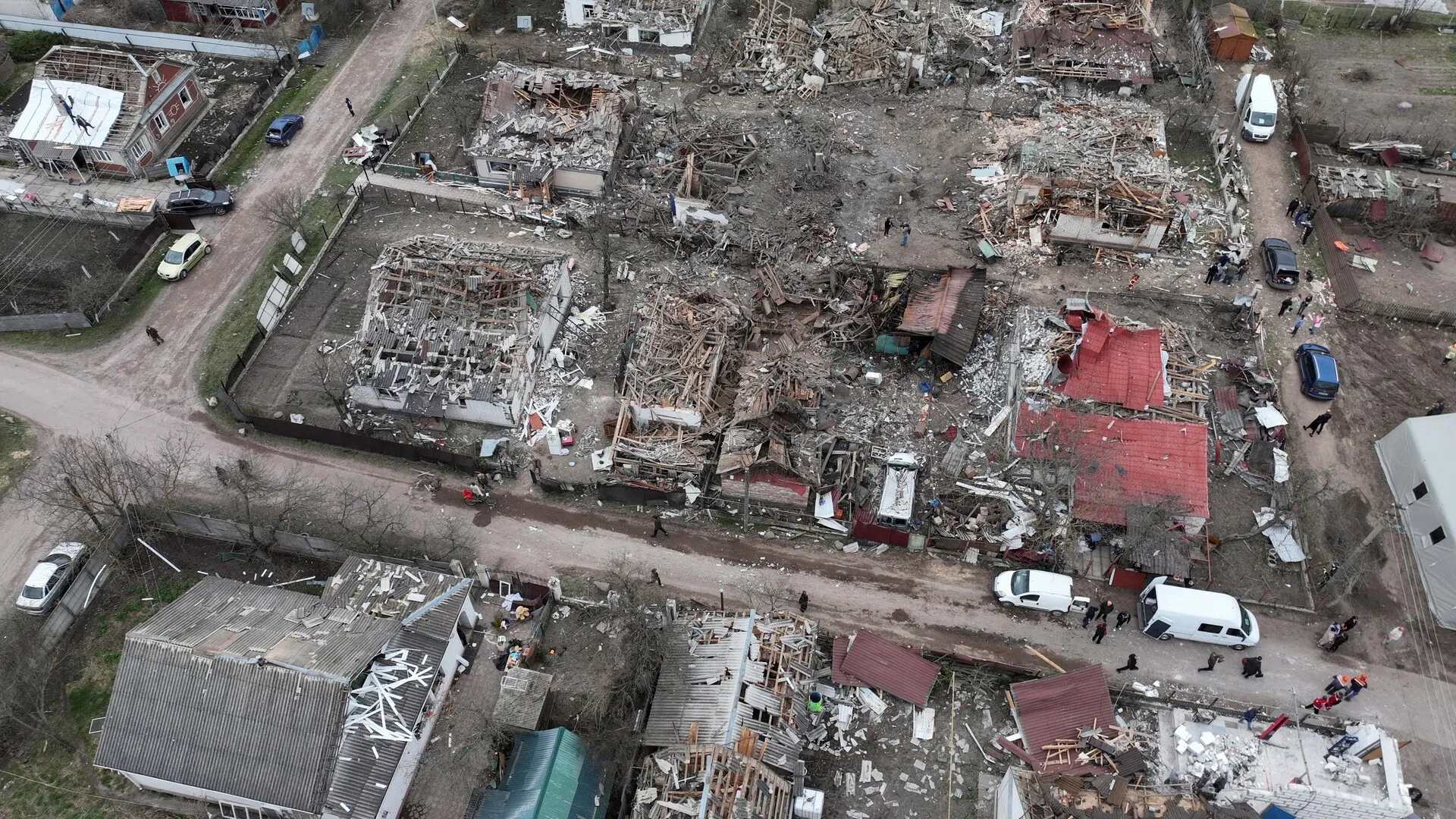 रूस-यूक्रेन युद्ध: वीडियो में दिखा जब ड्रोन ने अपार्टमेंट पर हमला किया