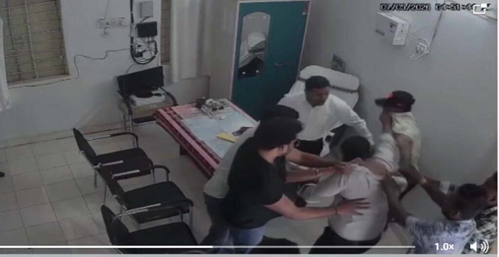 नगर पंचायत ऑफिस में घुसकर पिटाई! CCTV वीडियो ने खोली पूरी कहानी