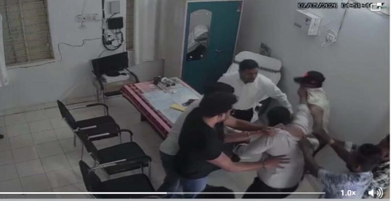 इंजीनियर की गिरफ्तारी को लेकर लामबंद हुए नगरीय निकाय कर्मचारी, एक सप्ताह में कार्रवाई नहीं हुई तो थाना घेराव की चेतावनी