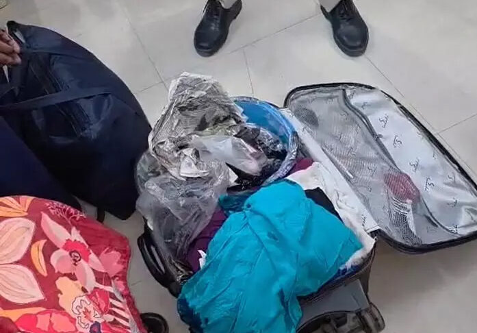 बिलासपुर रेलवे स्टेशन पर हड़कंप: सूटकेस में संदिग्ध मांस के साथ दो महिलाएं हिरासत में
