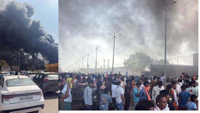 रायगढ़ में भीषण आगजनी: छातामुड़ा बाईपास के कबाड़ी गोदाम में लगी आग, चपेट में आया हीरो शोरूम; रायपुर हाईवे जाम