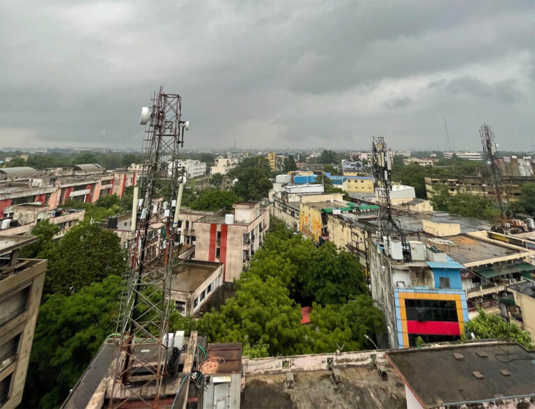 CG Weather Update: छत्तीसगढ़ में मौसम बदलेगा, कई जिलों में बारिश और तेज हवाओं का अलर्ट