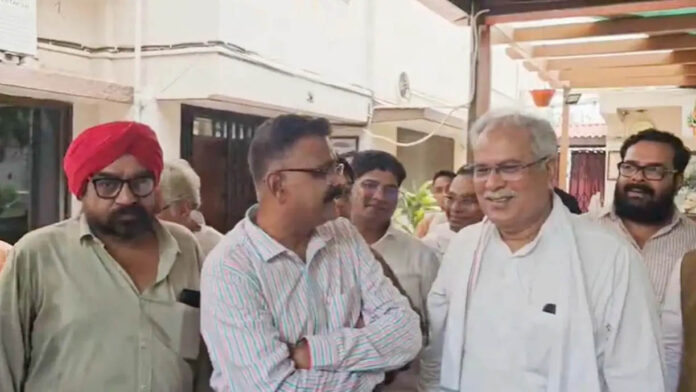 निलंबन के बाद भूपेश बघेल से मिले CEO रूपेश पाण्डेय, बोले- मेरे साथ अन्याय हुआ