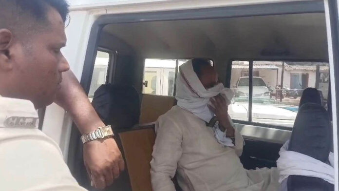 महासमुंद जेल से रायपुर लाए गए दुष्कर्म के आरोपी नरेंद्र नयन शास्त्री, उपचार के लिए मेकाहारा में जांच