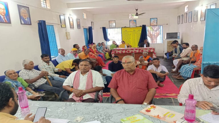 ग्राम पंचायत पटपरपाली में विशेष ग्राम सभा द्वारा बनाई गई ग्राम विकास योजना (GPDP) हरित ग्राम पंचायत हेतु सतत वृक्षारोपण का लिया संकल्प
