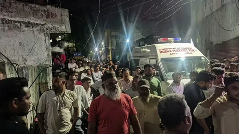 रायपुर में सनसनी: बंद मकान से एक ही परिवार के 5 सदस्यों के शव बरामद, पुलिस जांच में जुटी