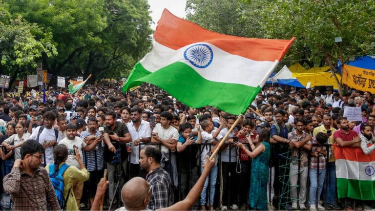 देशव्यापी छात्र आंदोलन का बड़ा असर: केंद्रीय शिक्षा मंत्री धर्मेंद्र प्रधान ने दिया इस्तीफा, जंतर-मंतर से बिहार और कोलकाता तक प्रदर्शन जारी”