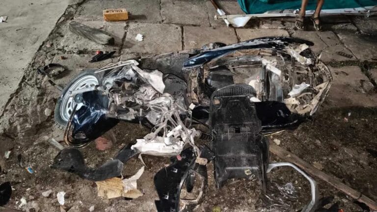 CCTV में कैद हुआ मौत का मंजर: तेज रफ्तार कार ने स्कूटी सवार को मारी टक्कर, इलाज के दौरान 52 वर्षीय देवेंद्र शर्मा की मौत