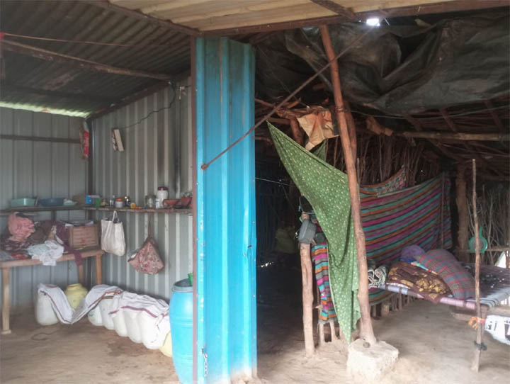 कोमाखान चौखड़ी में खुलेआम बिक रहा गांजा और शराब, पुलिस बेखबर! WebMorcha Mart कोमाखान चौखड़ी में खुलेआम बिक रहा गांजा और शराब, पुलिस बेखबर!