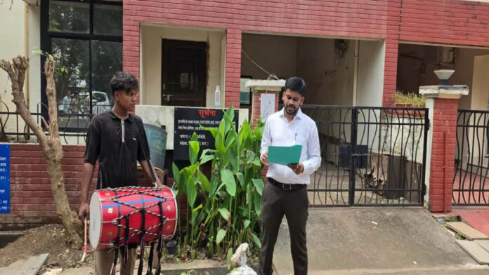 सूर्यकांत तिवारी का मकान सील, ढोल-नगाड़ों के साथ पहुंची आयकर टीम, देखें वीडियो